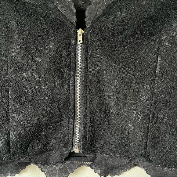 NWT Luna Crop Lace Top Size Small - Picture 15 of 15